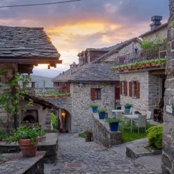 Il Borgo di Casale di Albareto ristrutturato e riabitato